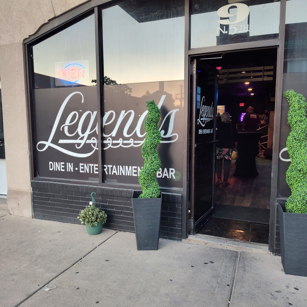 Legends Grill and Music venue 3