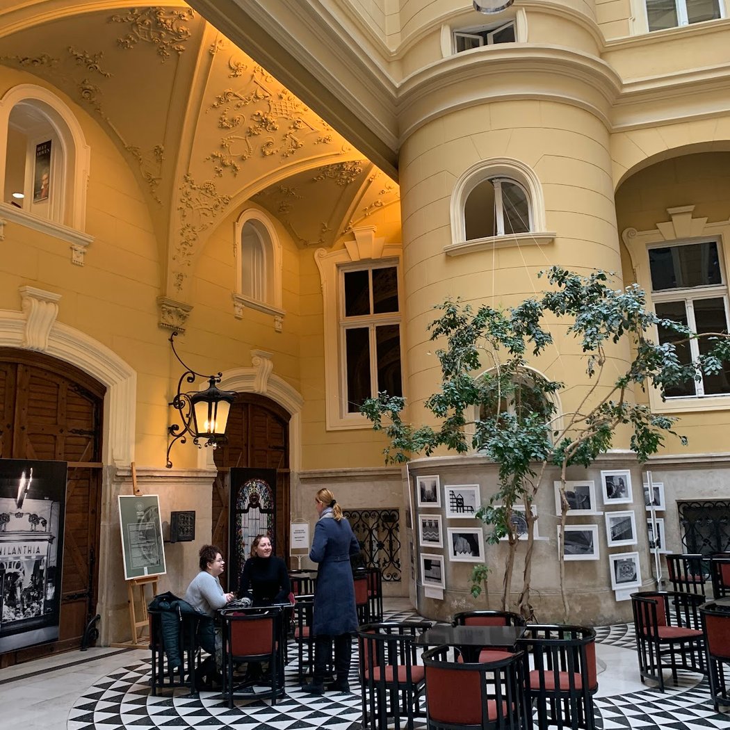Metropolitan Ervin Szabó Library 3