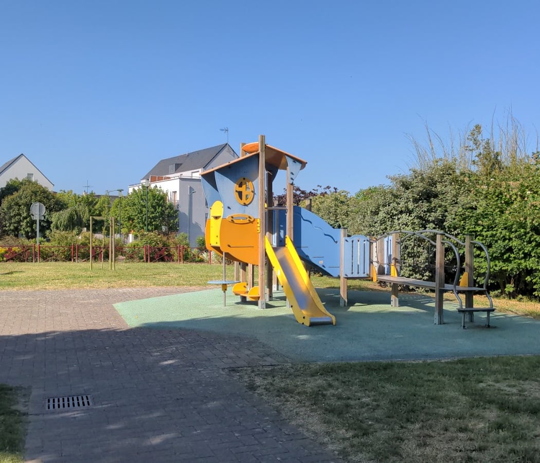 Aire de jeux pour enfants 1