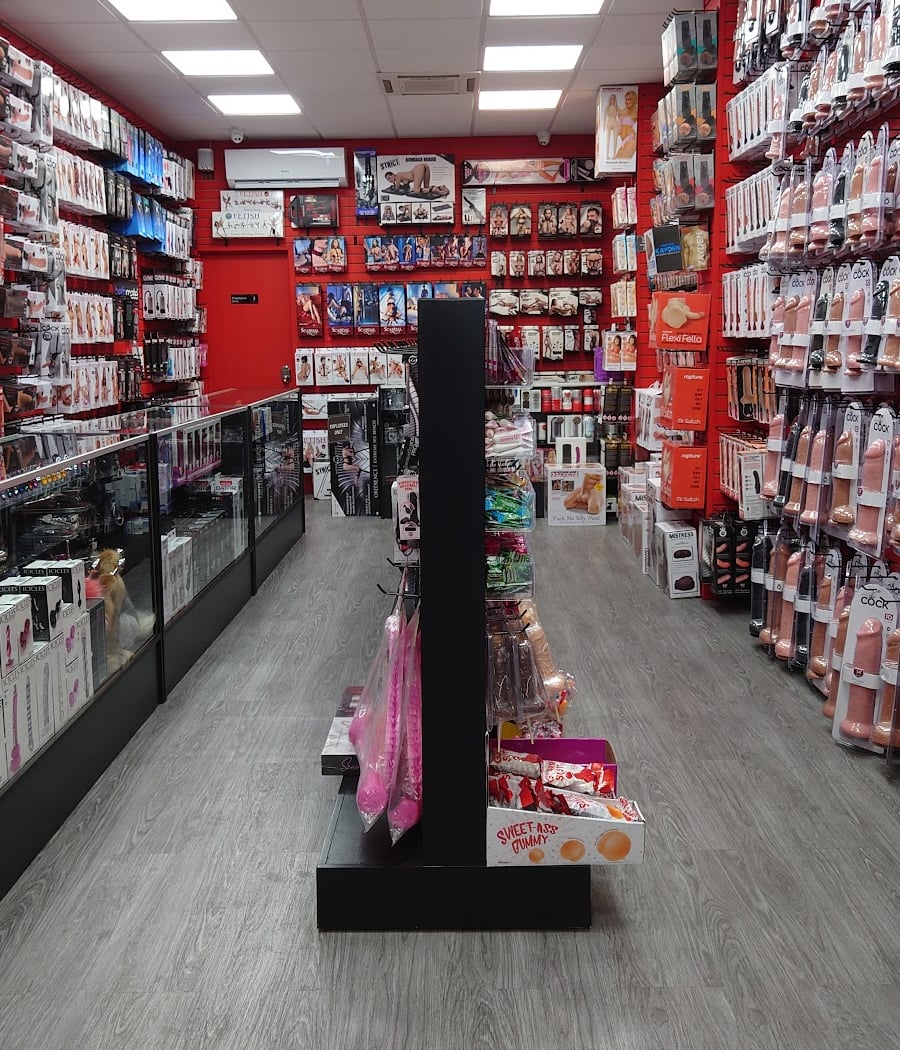 London Boutique 3