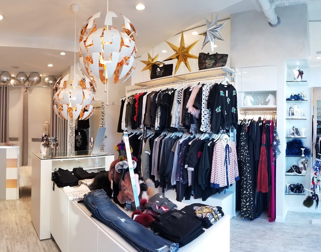 Selfie Clothing Boutique 3
