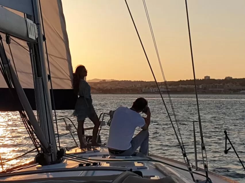 Cruzeiro de 2 Horas c/ Champanhe no Tejo