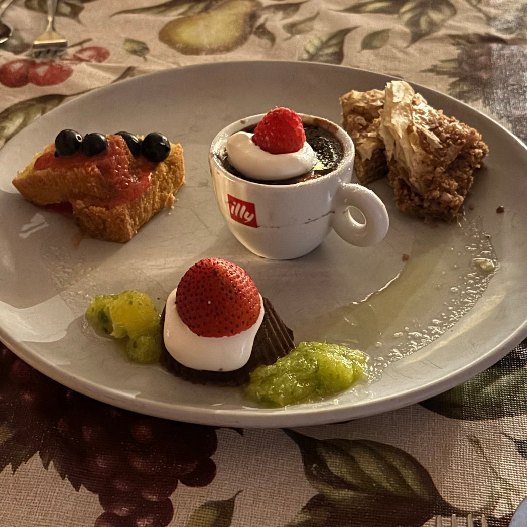 Little Armenia Cafe 3