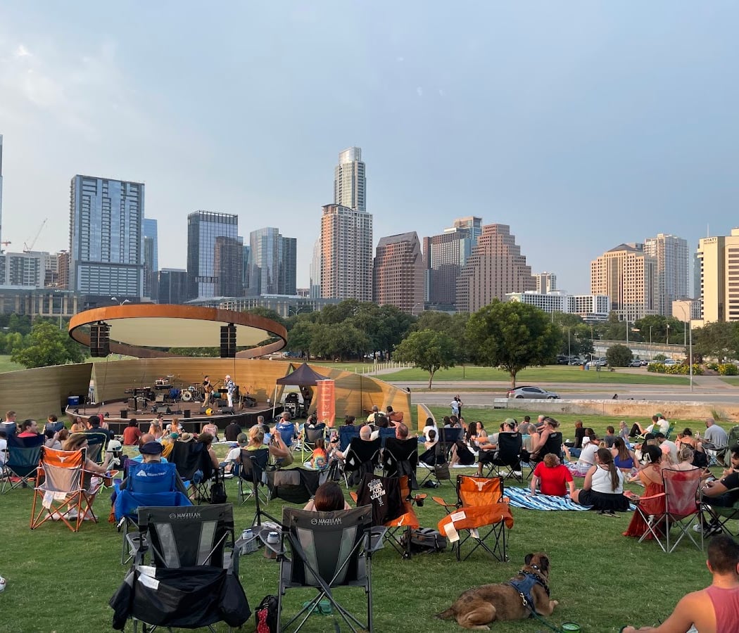 Auditorium Shores at Town Lake Metropolitan Park 2
