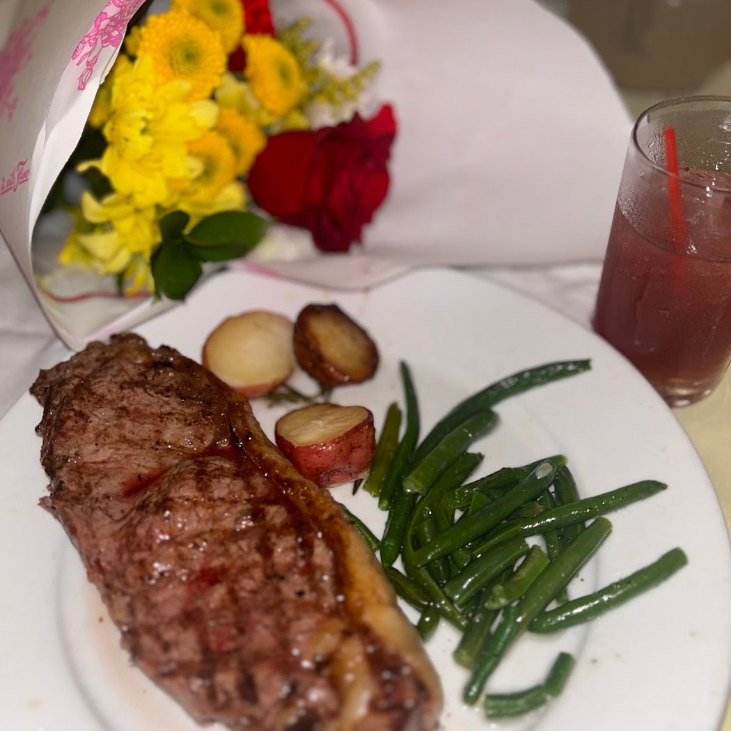 Maestro's Caterers 1