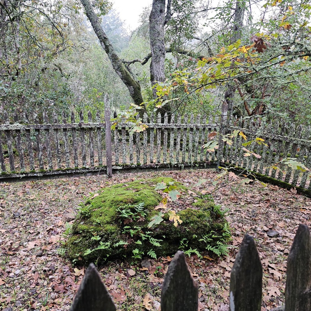 Jack and Charmian London’s Gravesite 2