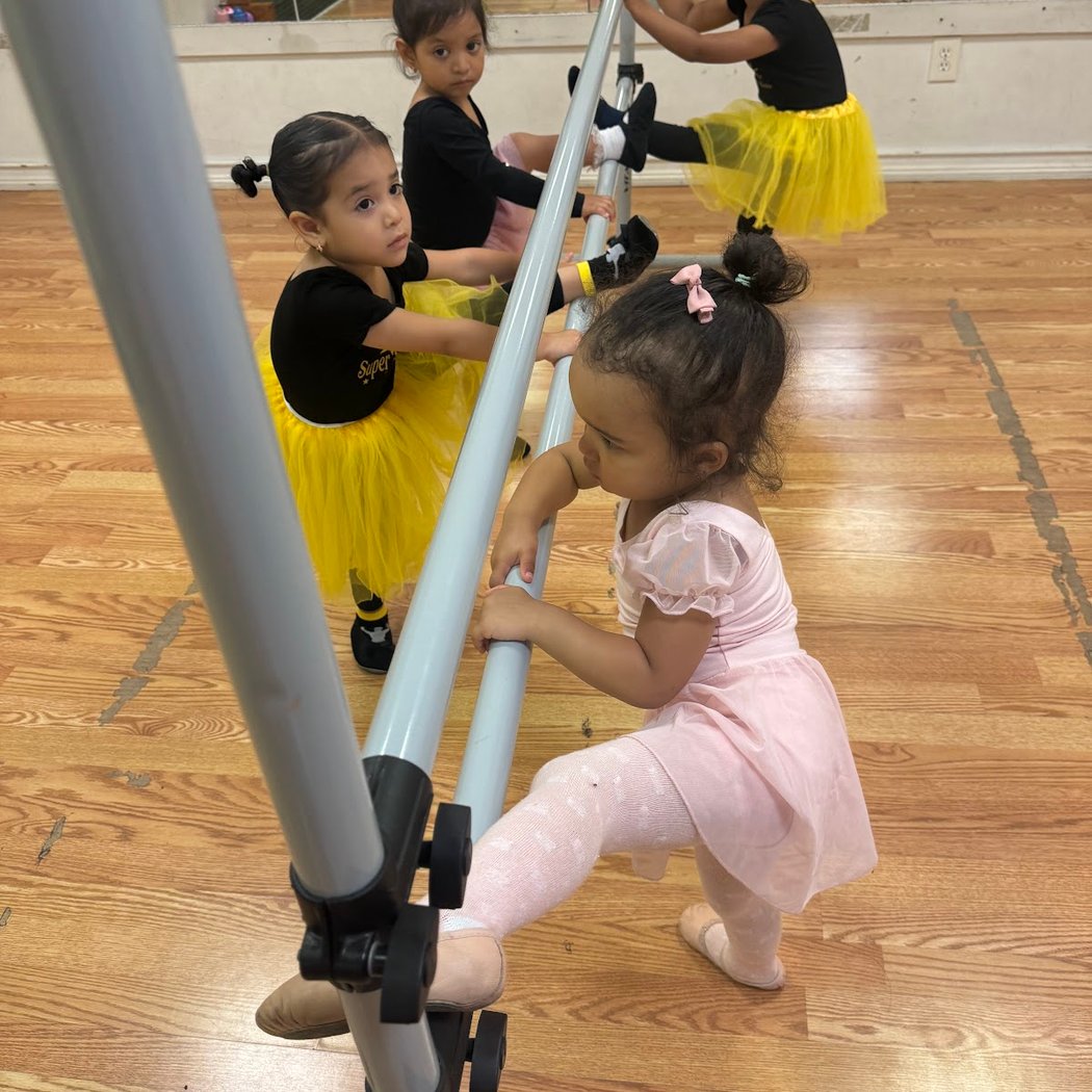 Super Star Dance Studio 2