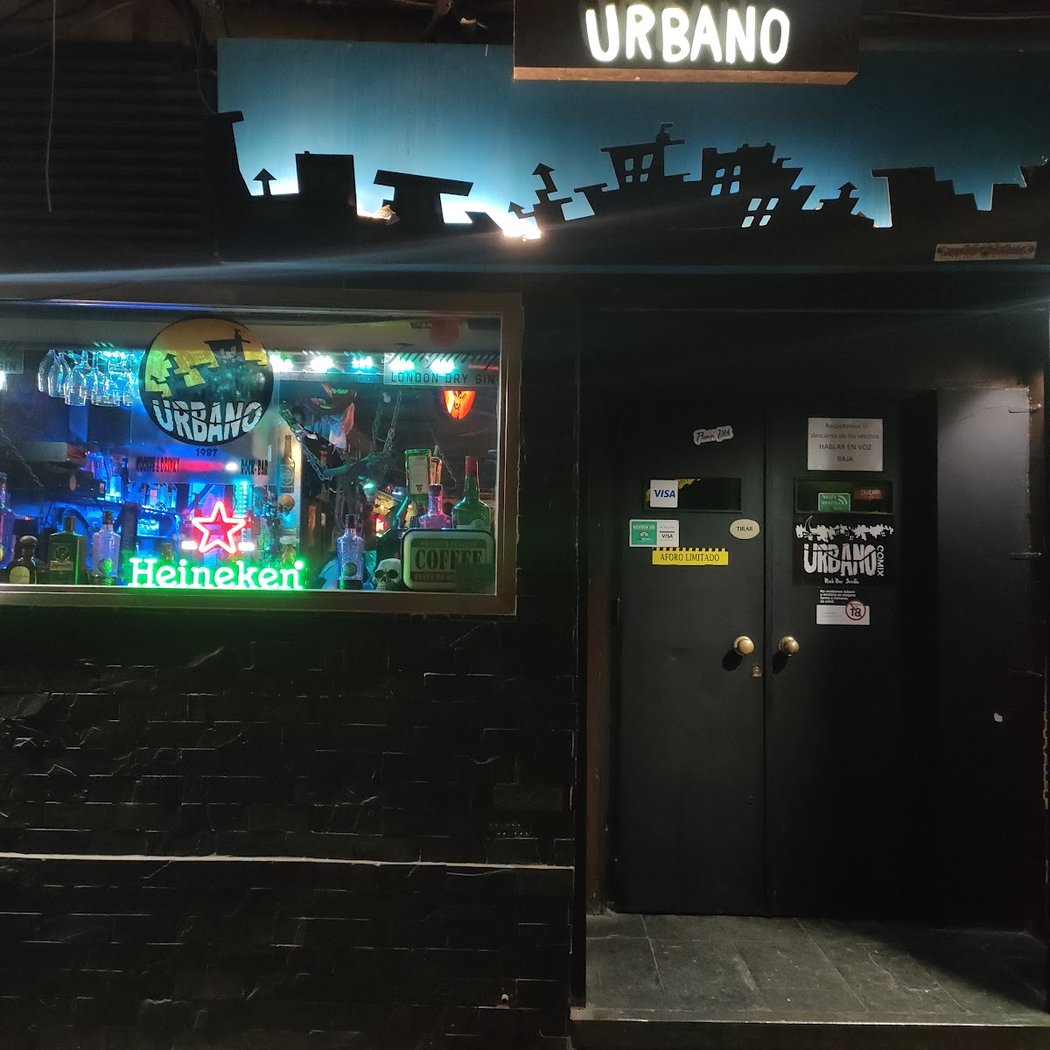 Conciertos mensuales en Urbano Comix 2