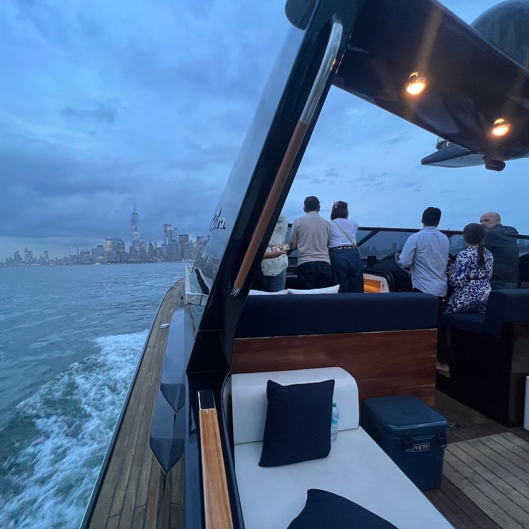 Private Yacht Siren 2
