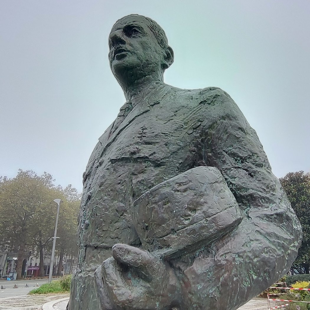 Monument de Charles de Gaulle 1