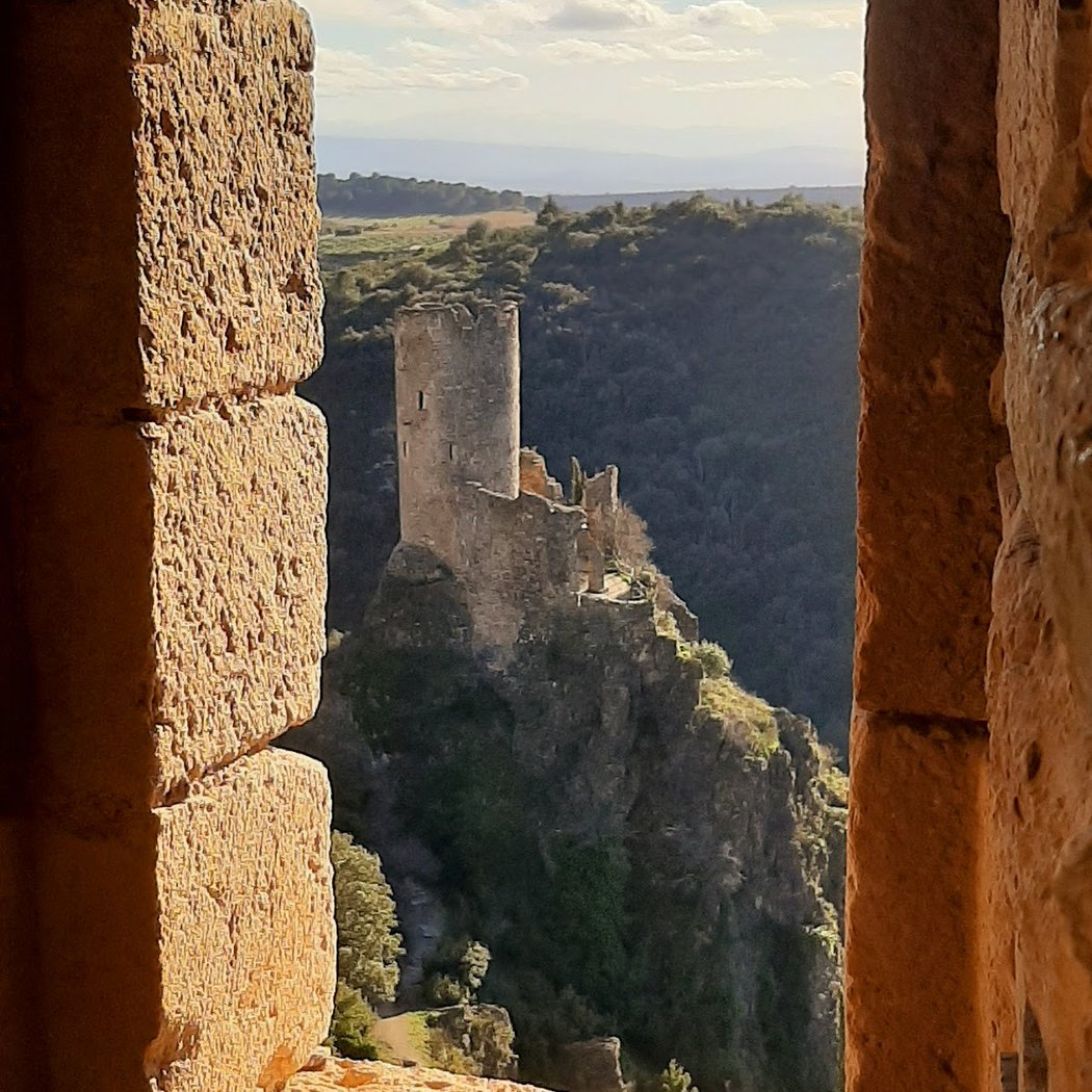 Les Quatre Châteaux de Lastours 1