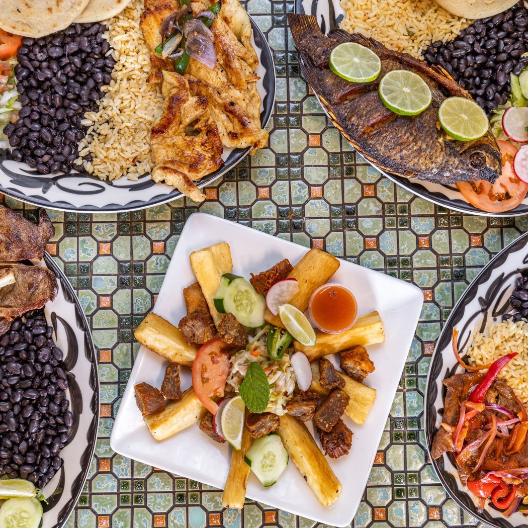 El Chalateco Restaurant 1