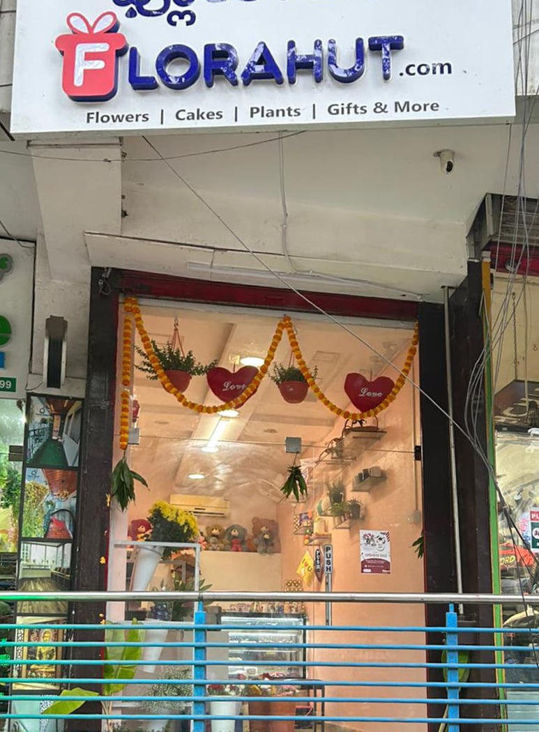 FloraHut - Flower & Cake Delivery in Bangalore 2