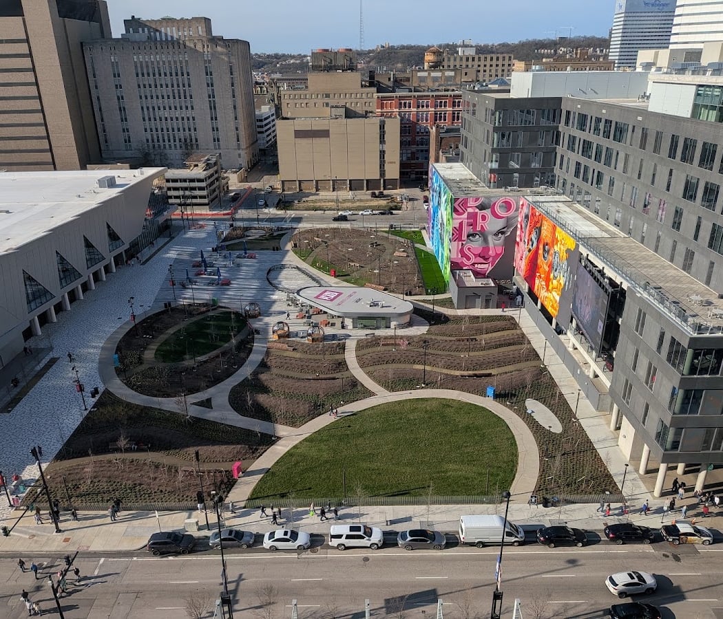 Elm Street Plaza 3