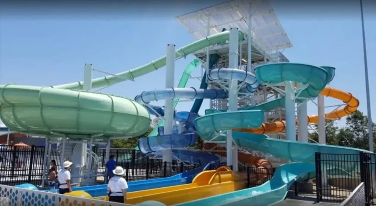 The Dublin Wave Waterpark and Aquatic Center 3