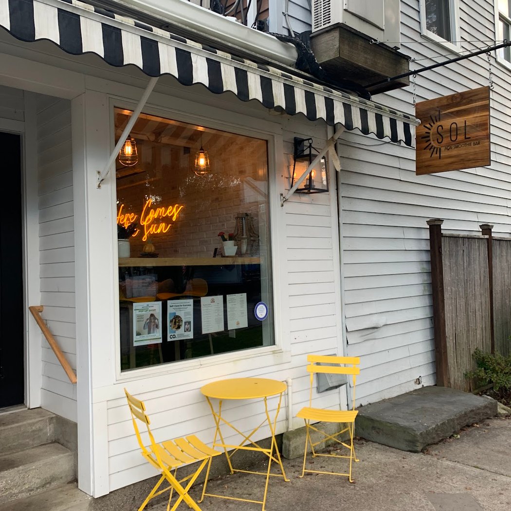 Sol Cafe & Smoothie Bar 3