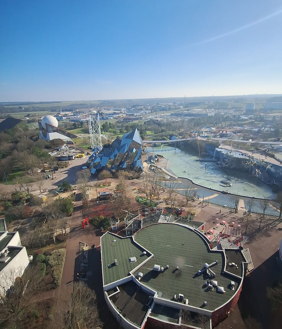 Aire de pique-nique du parc du Futuroscope 3
