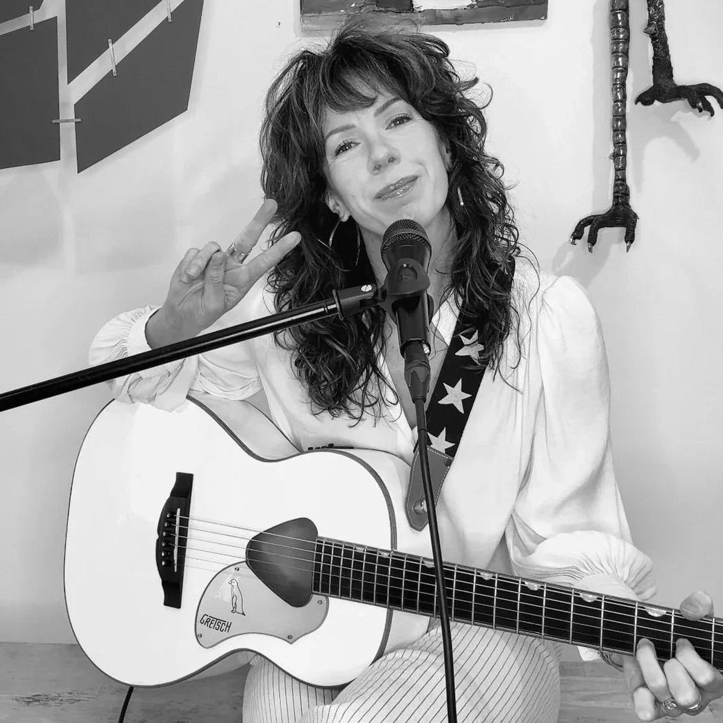 Friday Night Music featuring Julia King 2