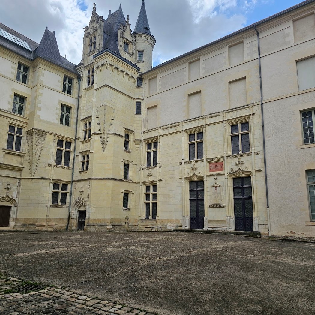 Musée des Beaux-Arts Garden 3