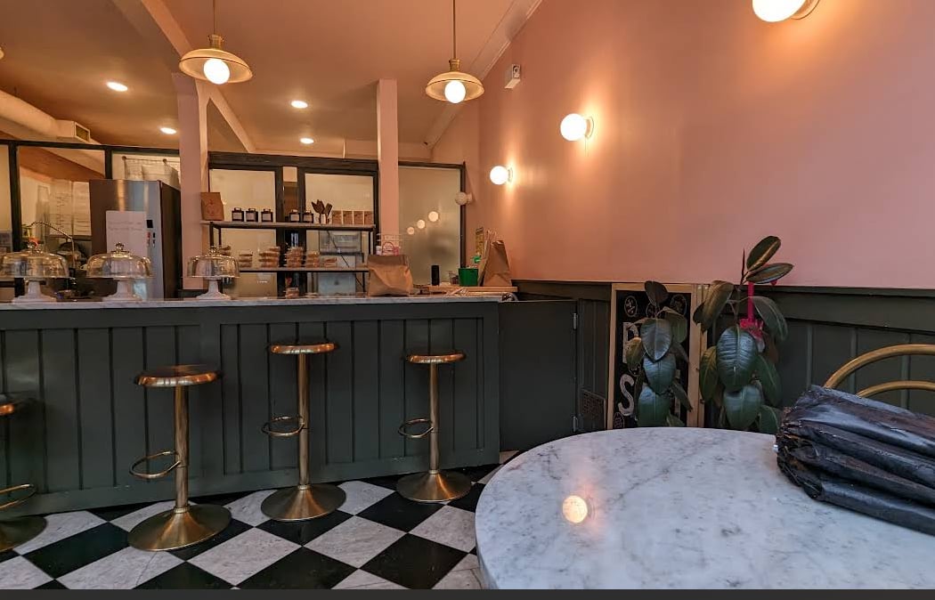 Petee's Café 3
