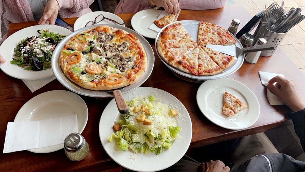 Dario's Pizza 3