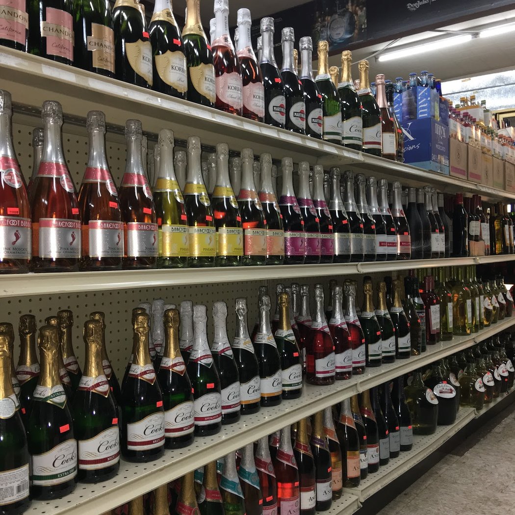 Bobby Discount Liquor 2