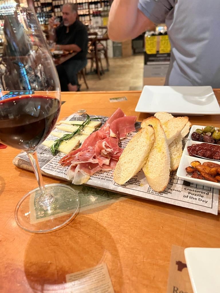 Guided Tasting with Flamenco and Four-Course Meal 1