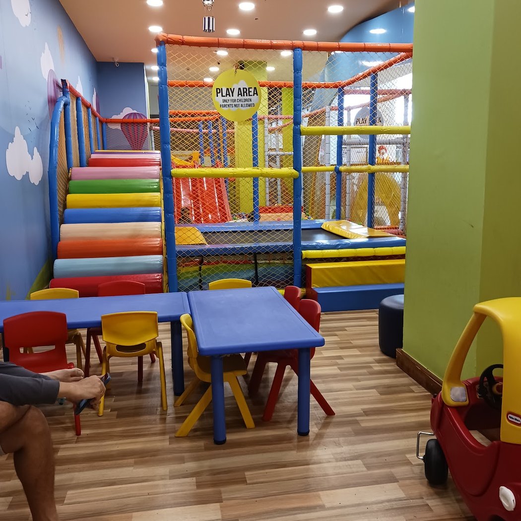Holly Jolly Play – Christmas Event for Kids! 3