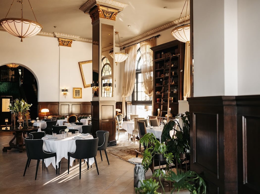 The Culver Hotel Bar & Restaurant 2