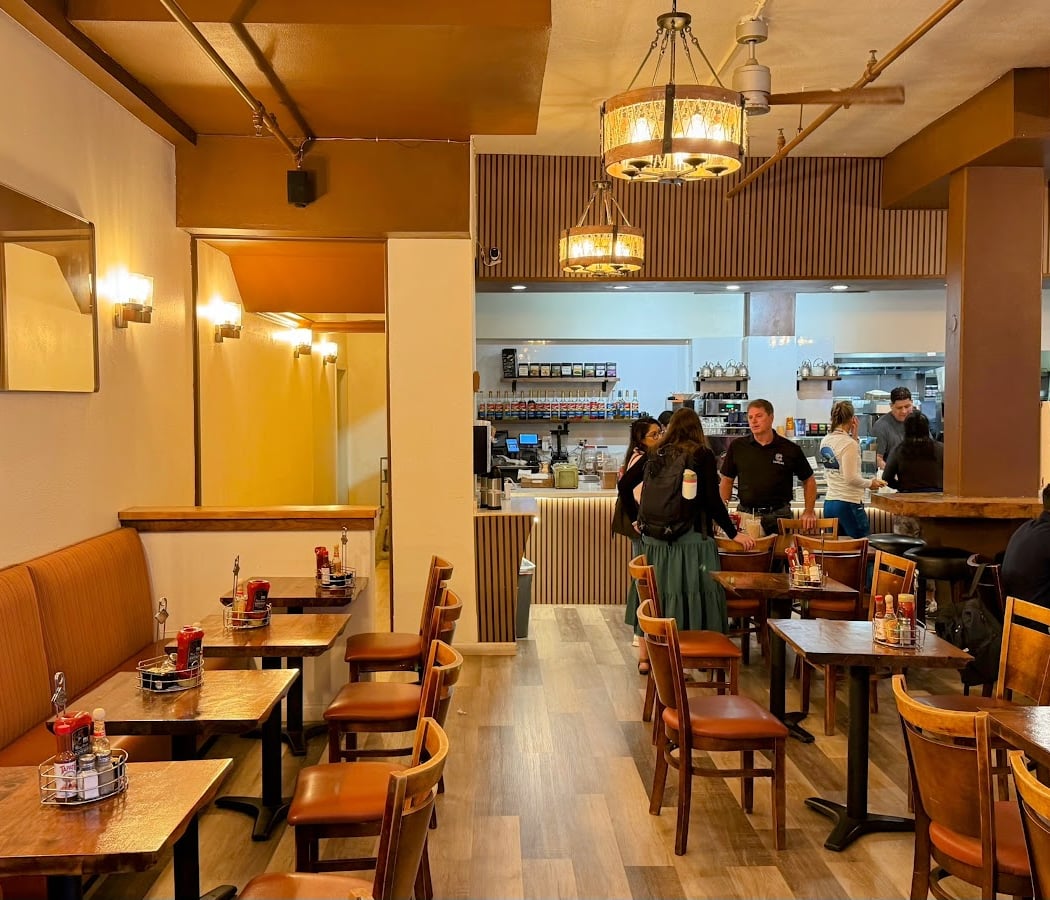 Honey Honey Cafe & Crepery 3