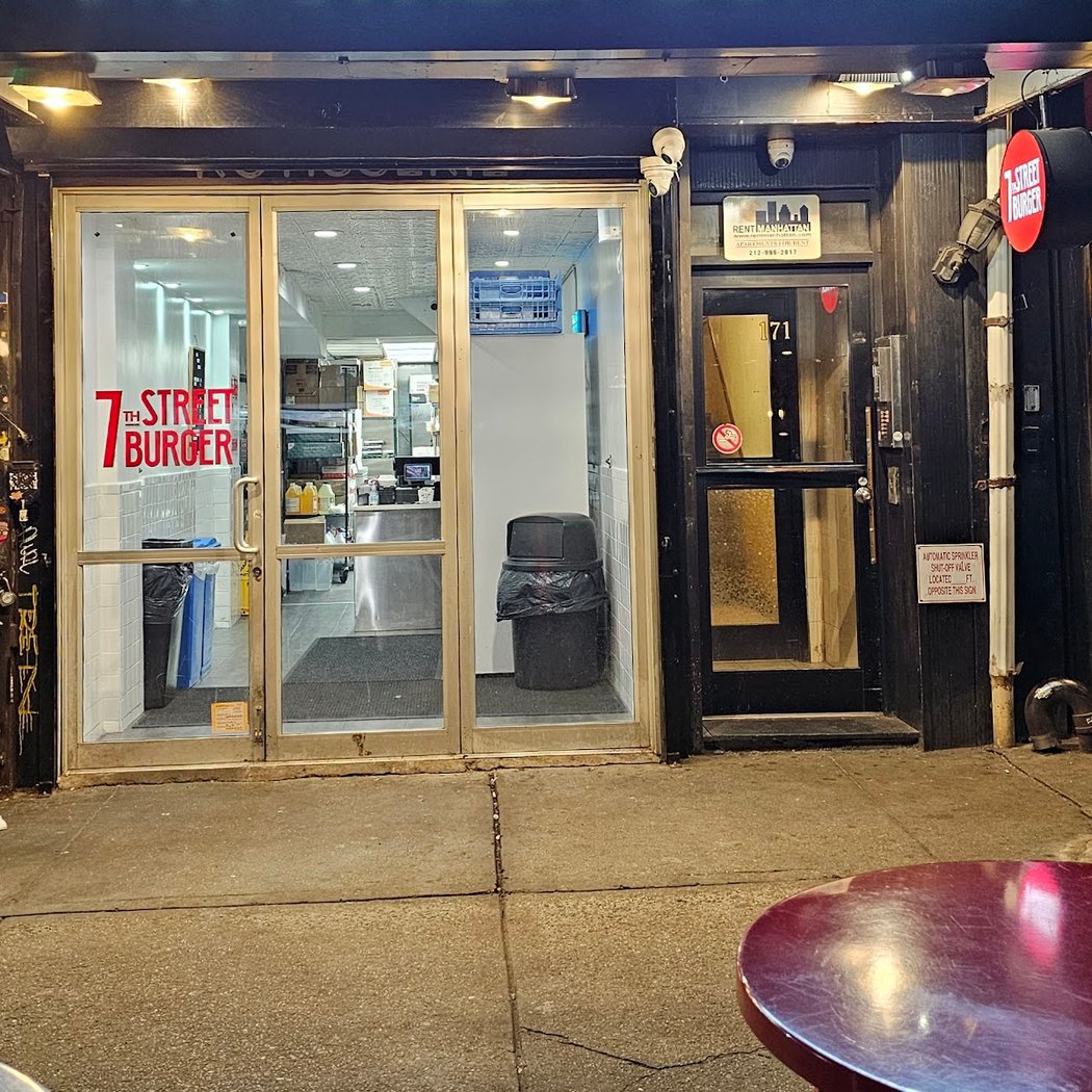7th Street Burger Chelsea 2