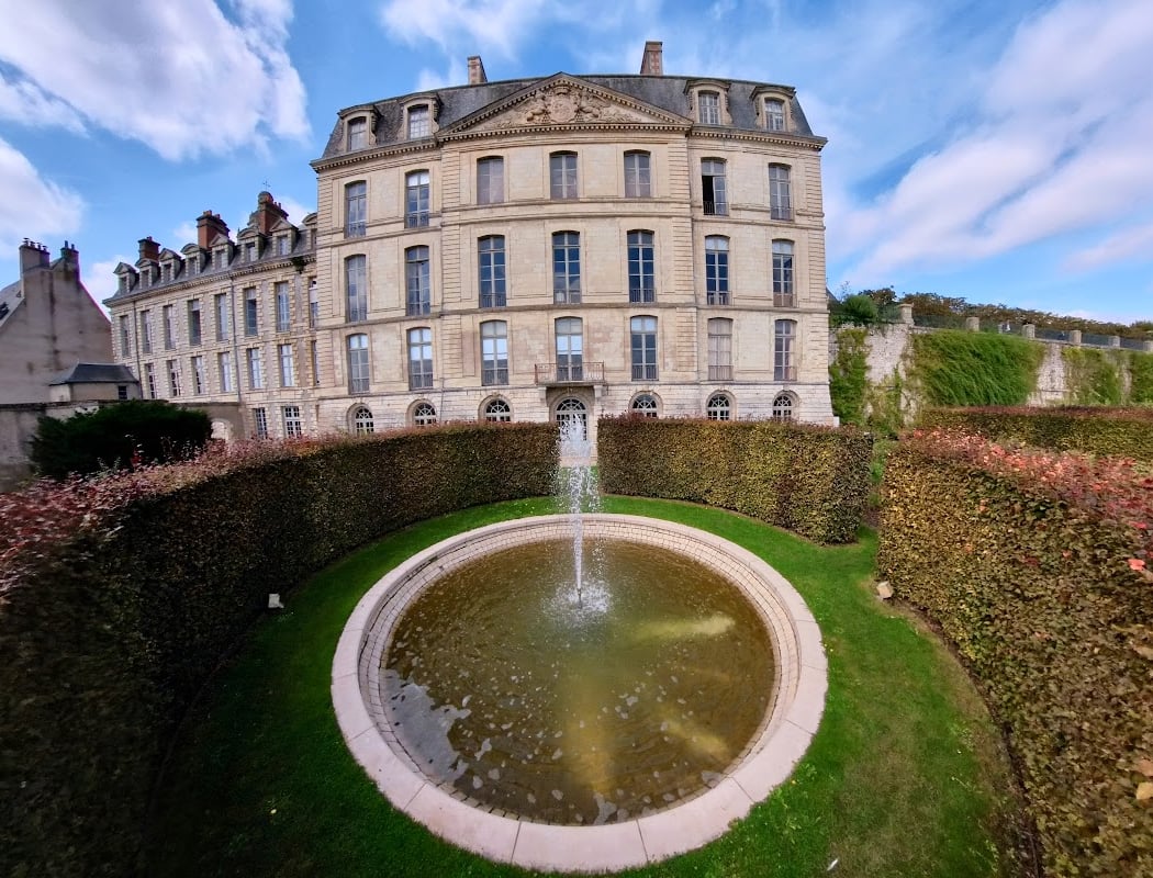Fontaine de la Roseraie 1
