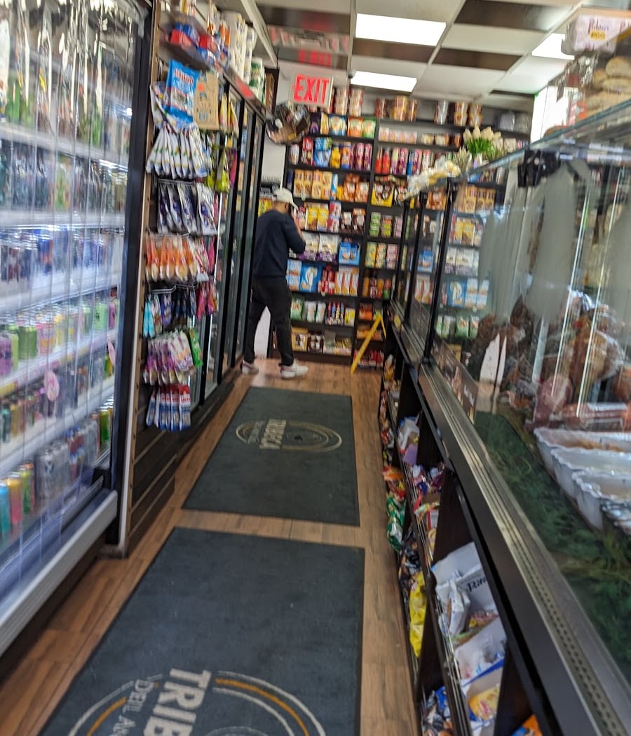 TRIBECA DELI GRILL 3