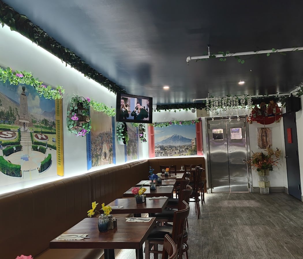Queens Coffee Shop Bar Restaurant 3