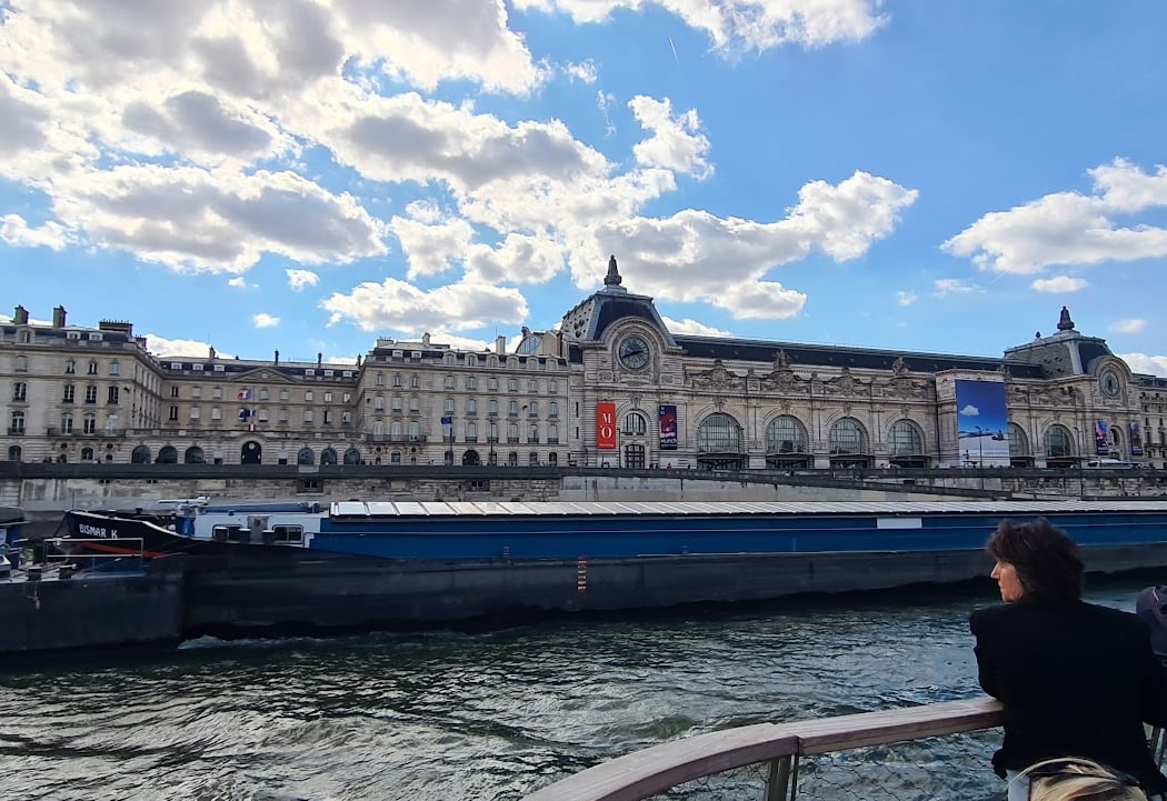 Evening Dinner Cruise on the Seine 4