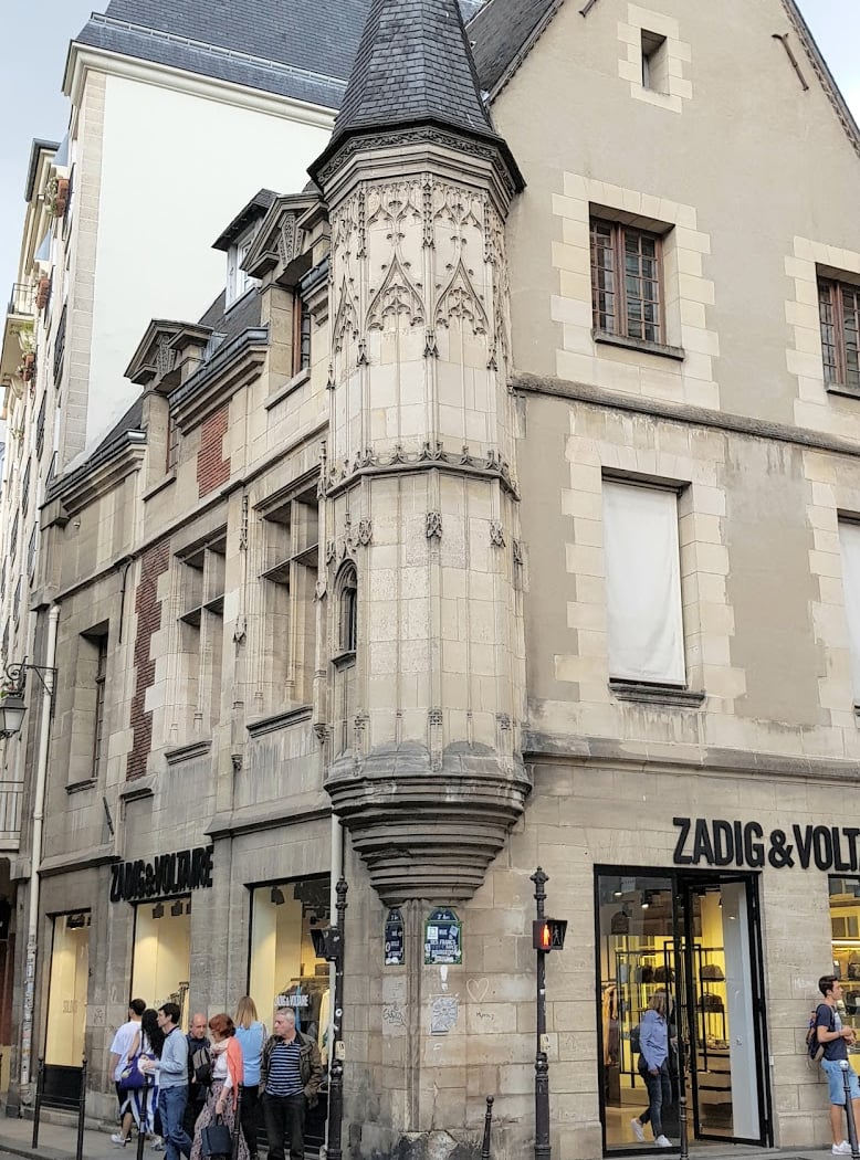 Rue des Francs-Bourgeois 1