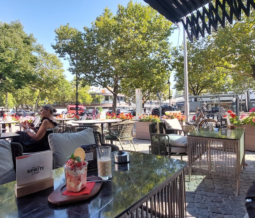 Lehniner Platz 1