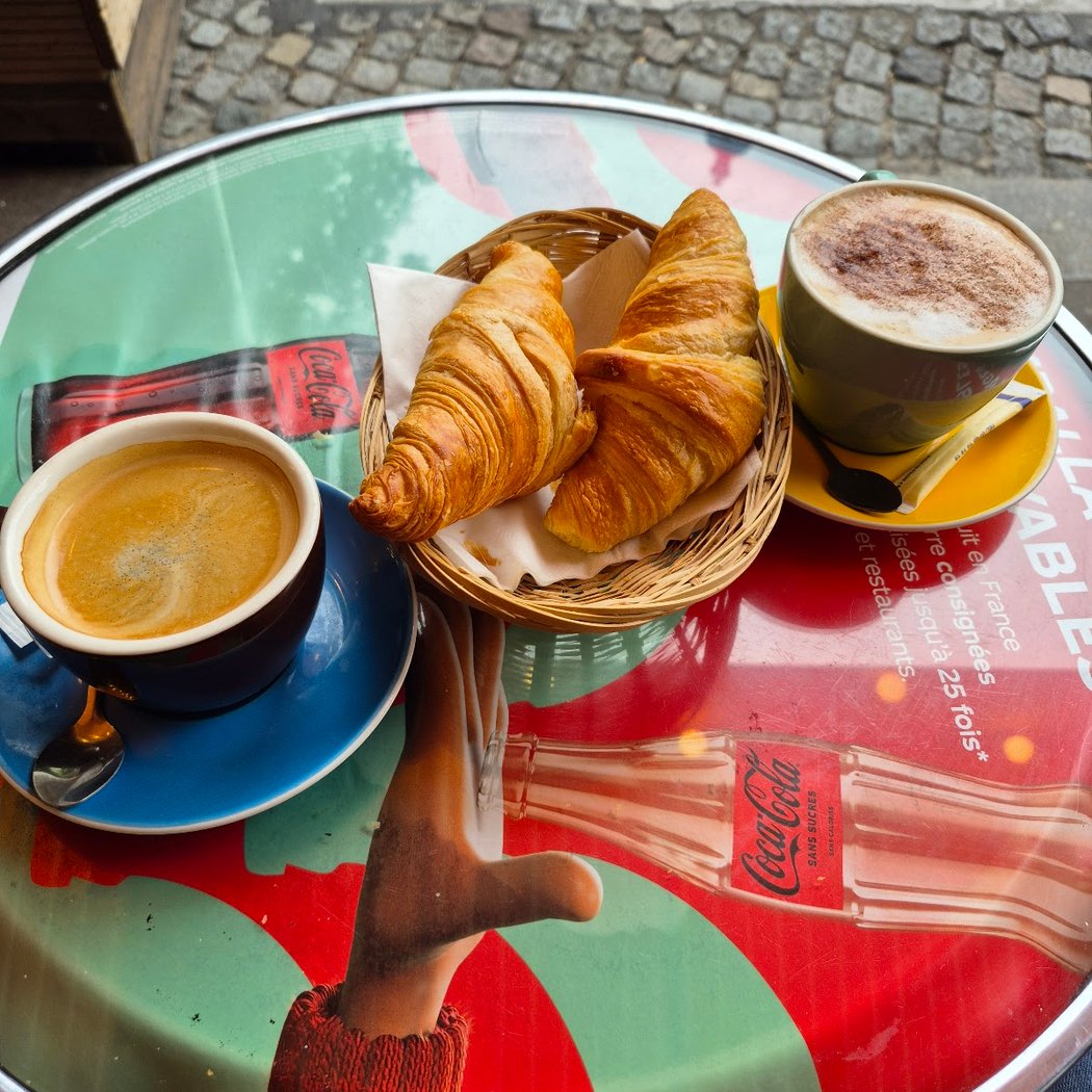 Le Studio Café 1
