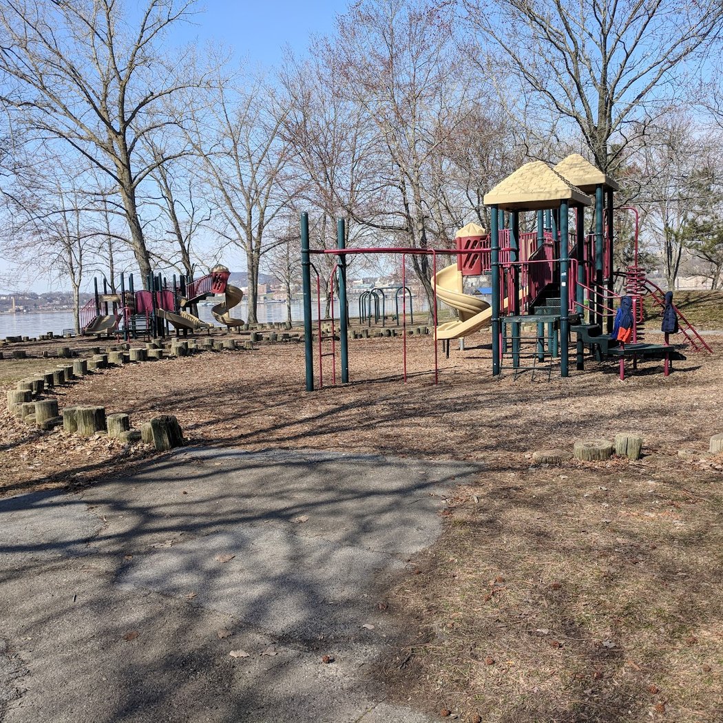 Pete and Toshi Seeger Riverfront Park 2