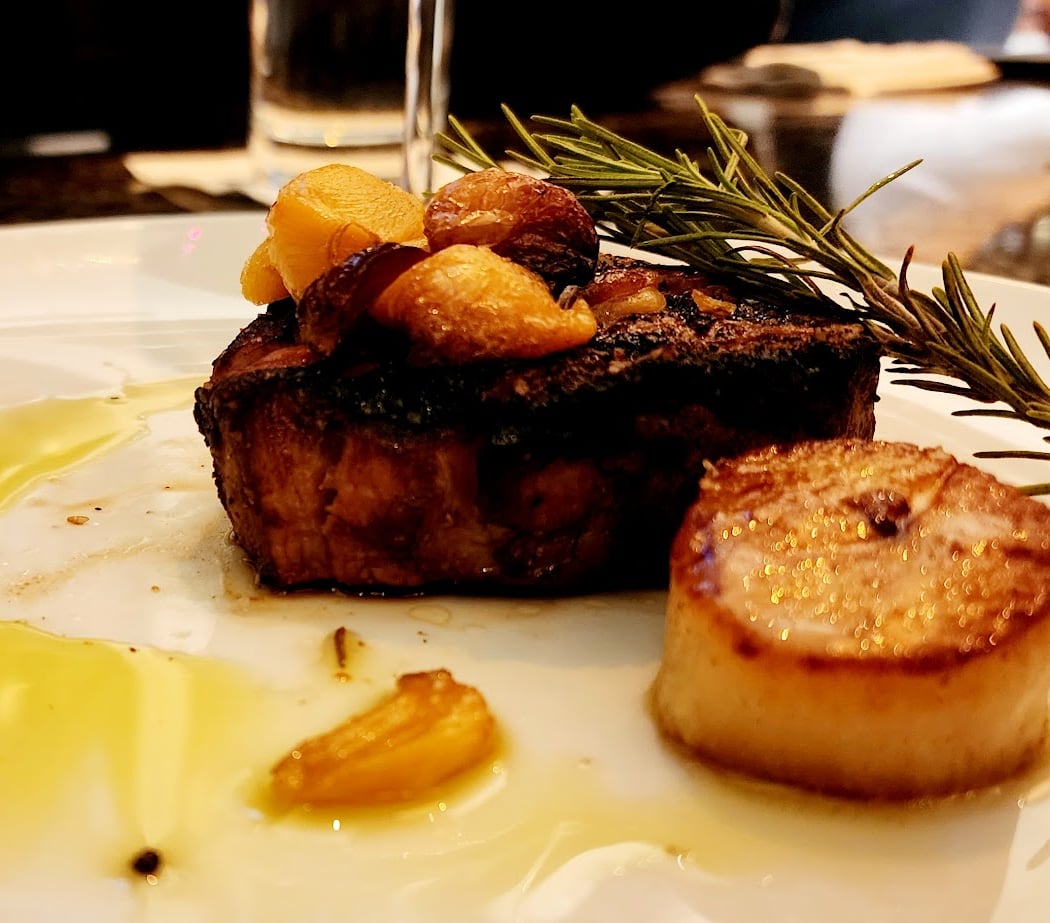 Delmonico Steakhouse 3
