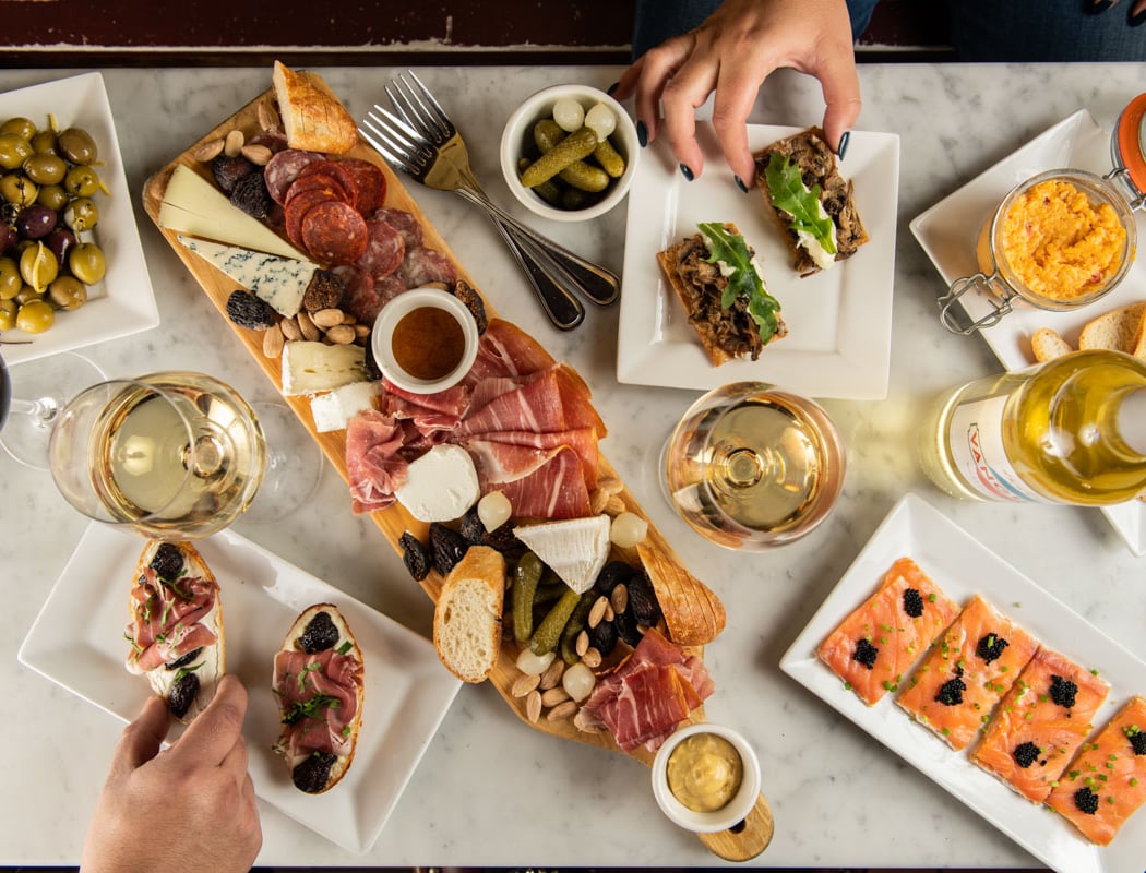 Vanguard Wine Bar (The Ansonia) 1