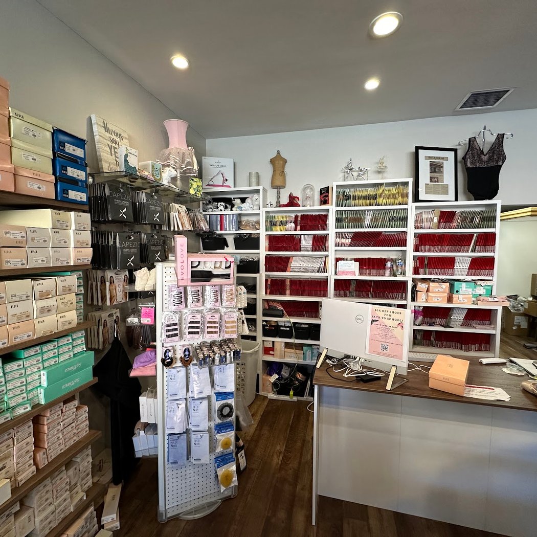 Dance Theatre Shop 3