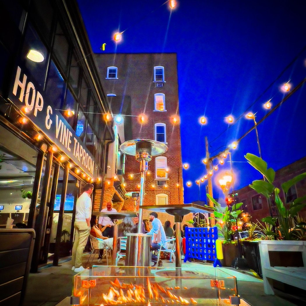 HOP & VINE TAPROOM 4
