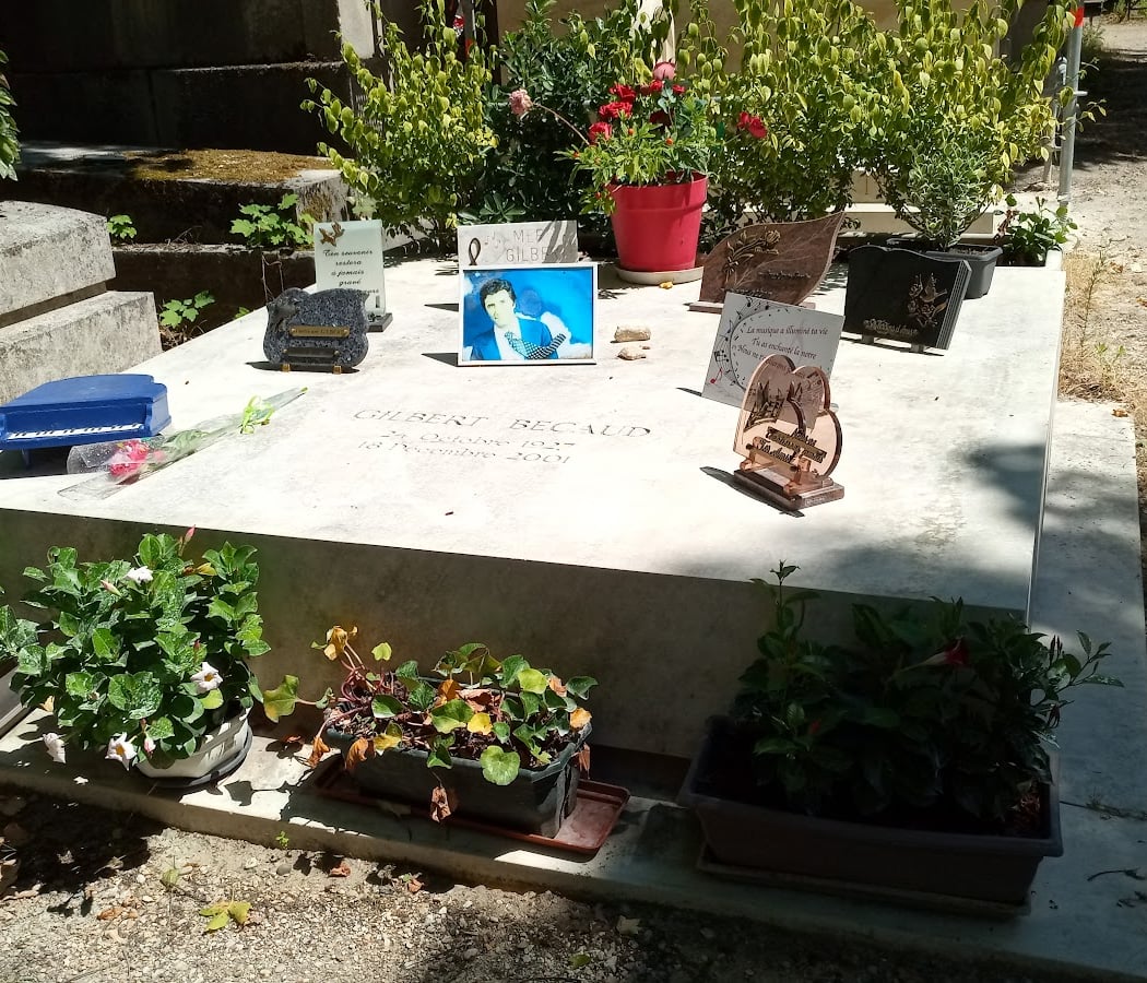 Tombe Gilbert Becaud 1