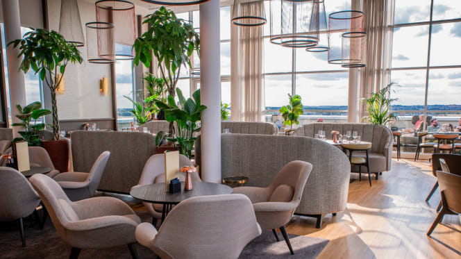 AMELIA Rooftop Restaurant and Bar 3