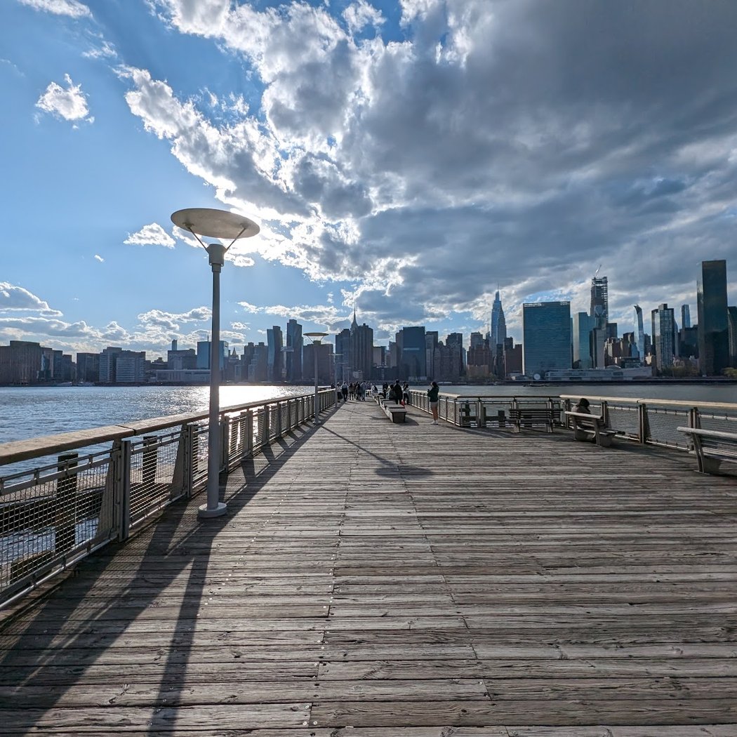 Gantry Plaza State Park Recreational Dock 1