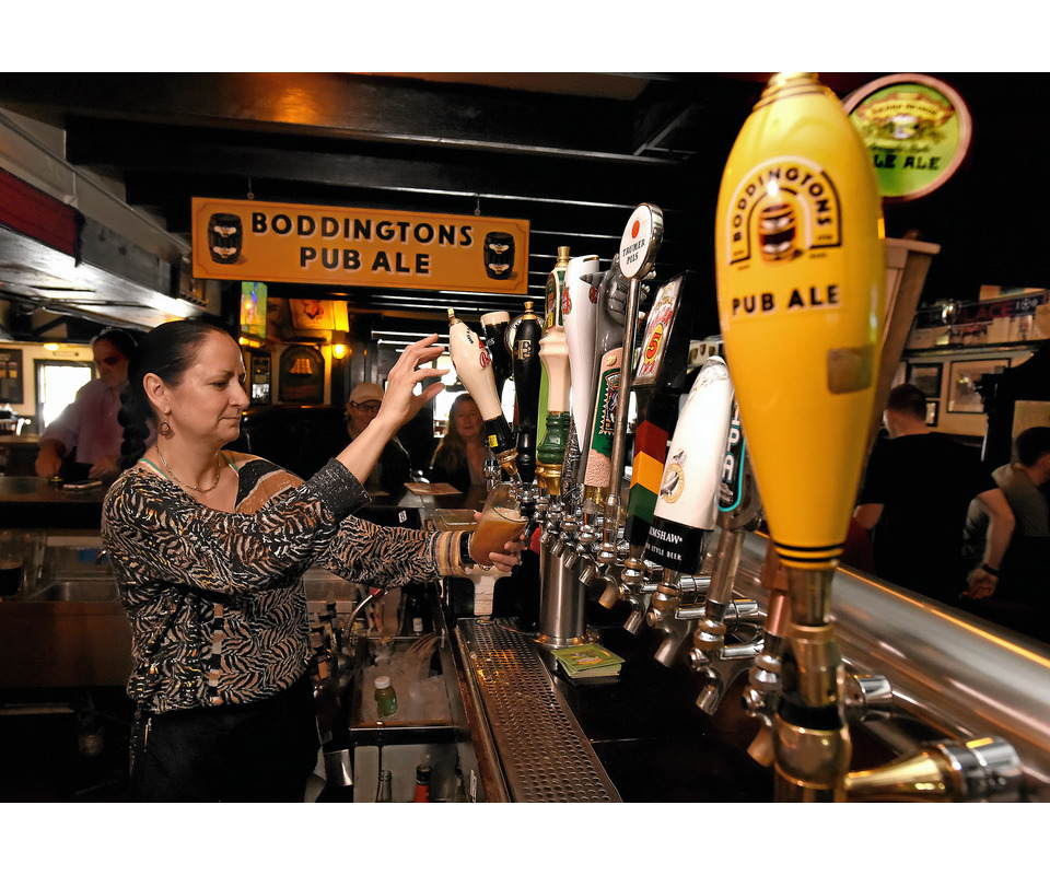 Mayflower Pub's Weekly Happy Hour 1