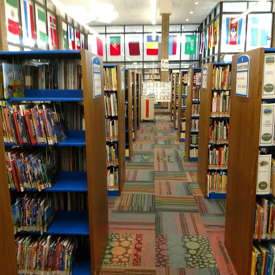 Elk Grove Village Public Library 3