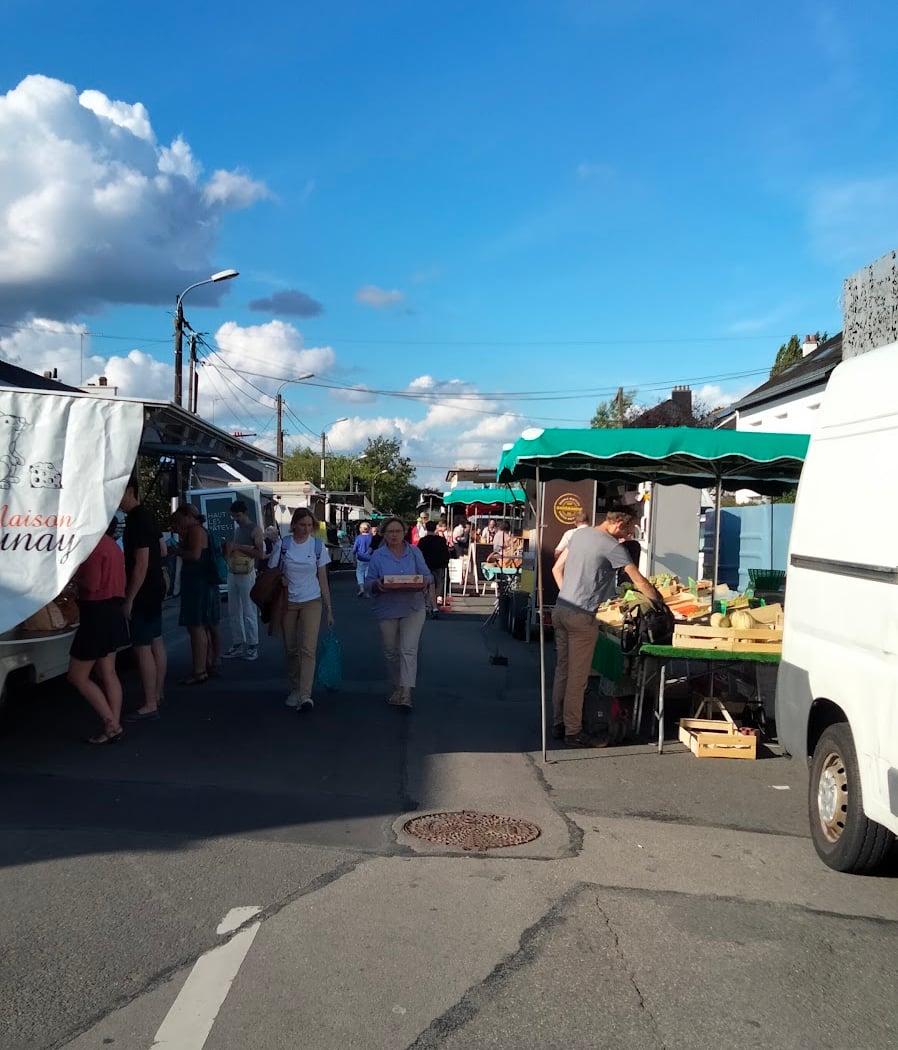 Marché De La Bourgeonniere 2