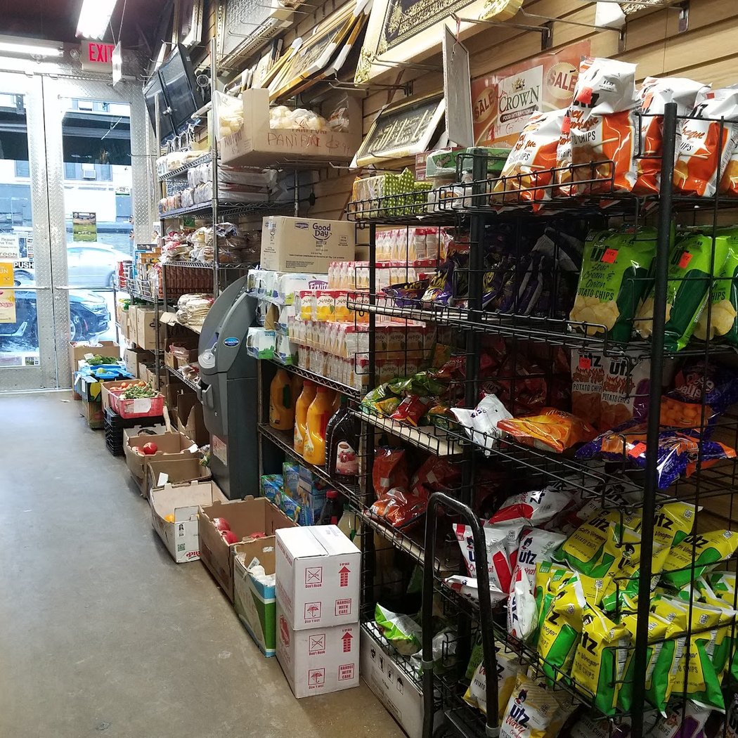 Zaitoon Halal Meat & Grocery 3
